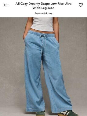 AE Cozy Dreamy Drape Low-Rise Ultra Wide-Leg Jean - Light Blue